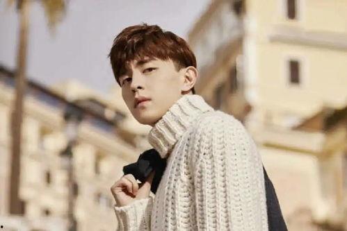 吃瓜少女张小寒李沁邓伦,瓜田里的甜蜜邂逅